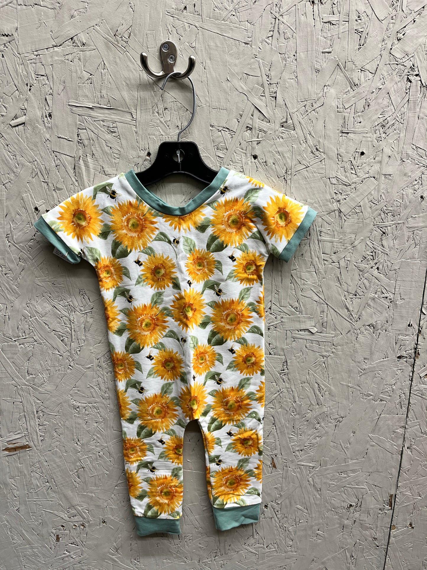 Bee Sew Busy - Short Sleeve Sleeper