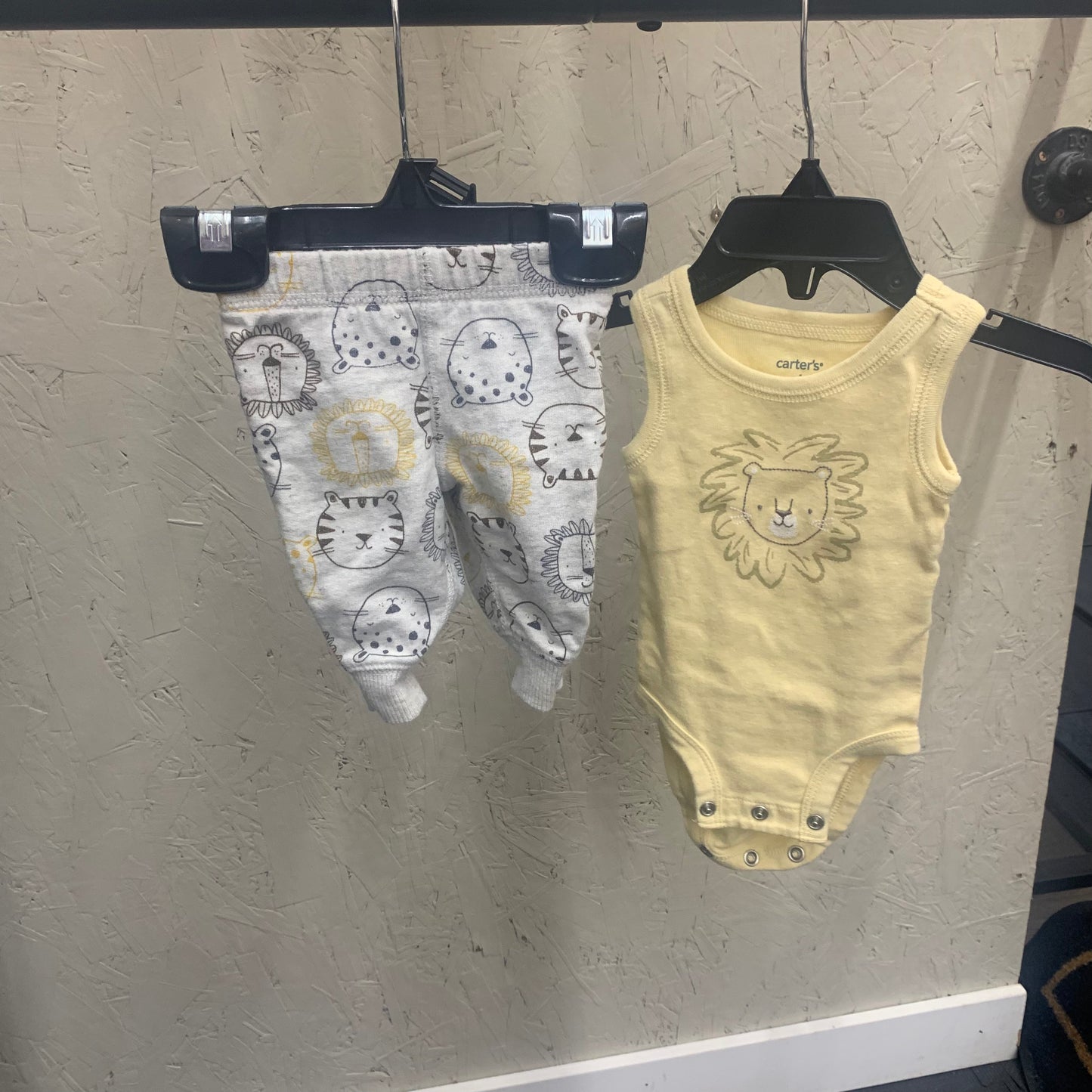 EUC carters NB grey/yellow 2Pc set tank onesie + pants