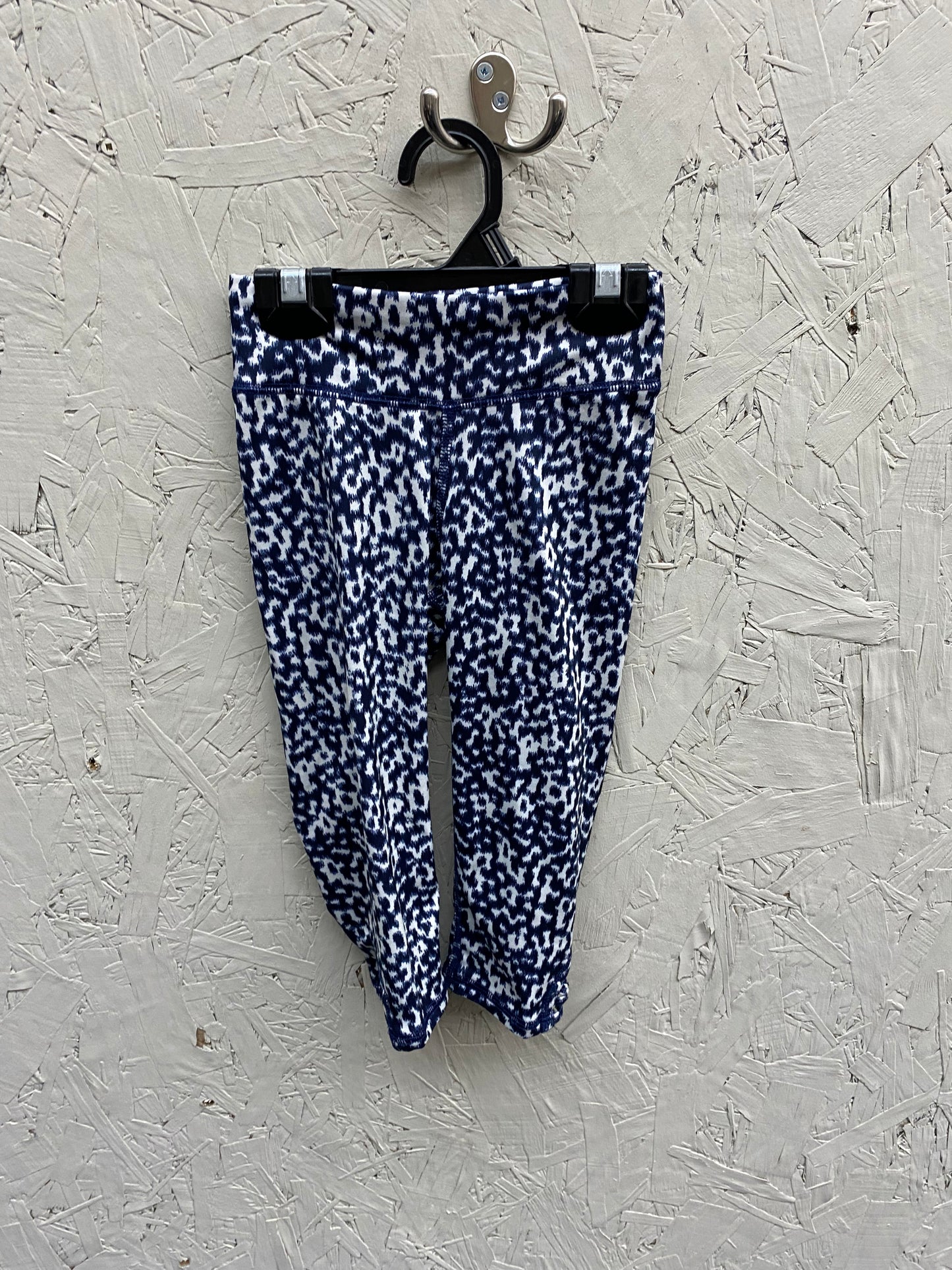EUC old navy 4T navy/white capris