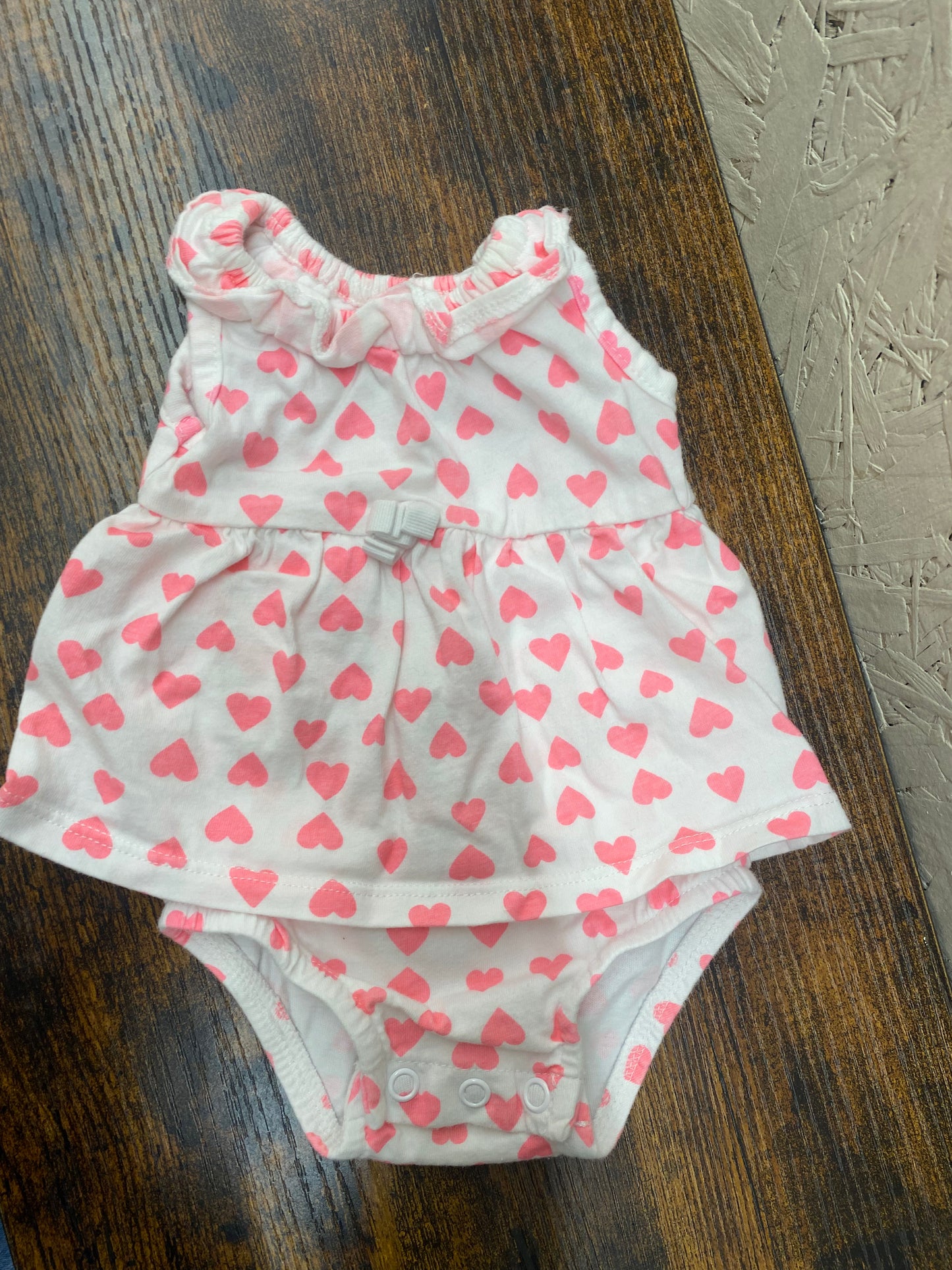 GUC carters NB white dress with hearts
