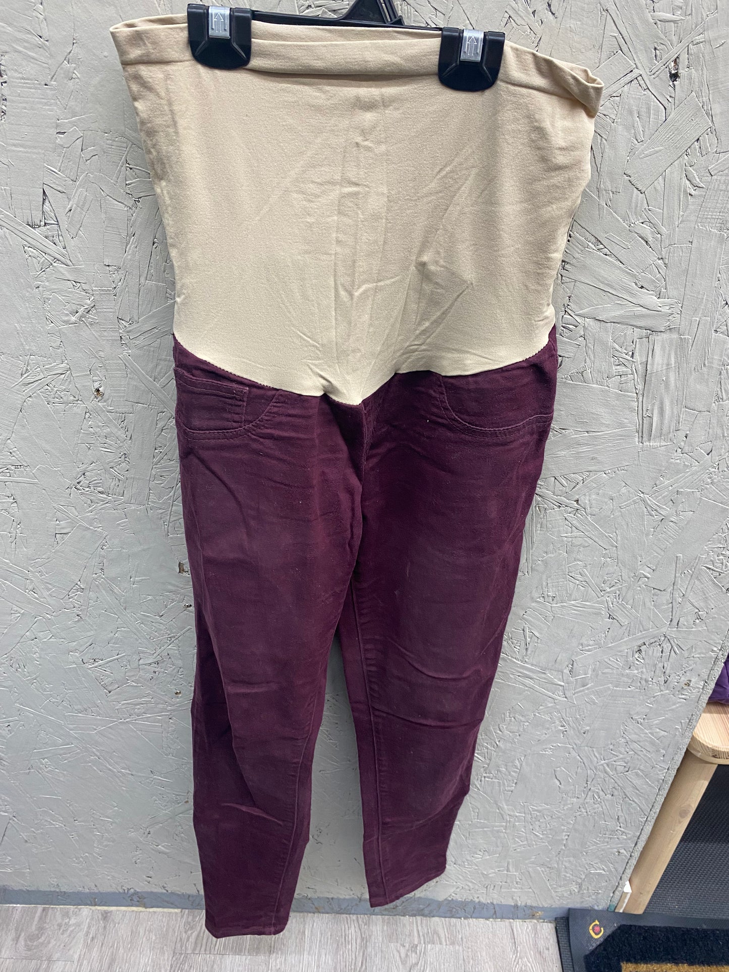 VGUC motherhood maternity M maroon jeans
