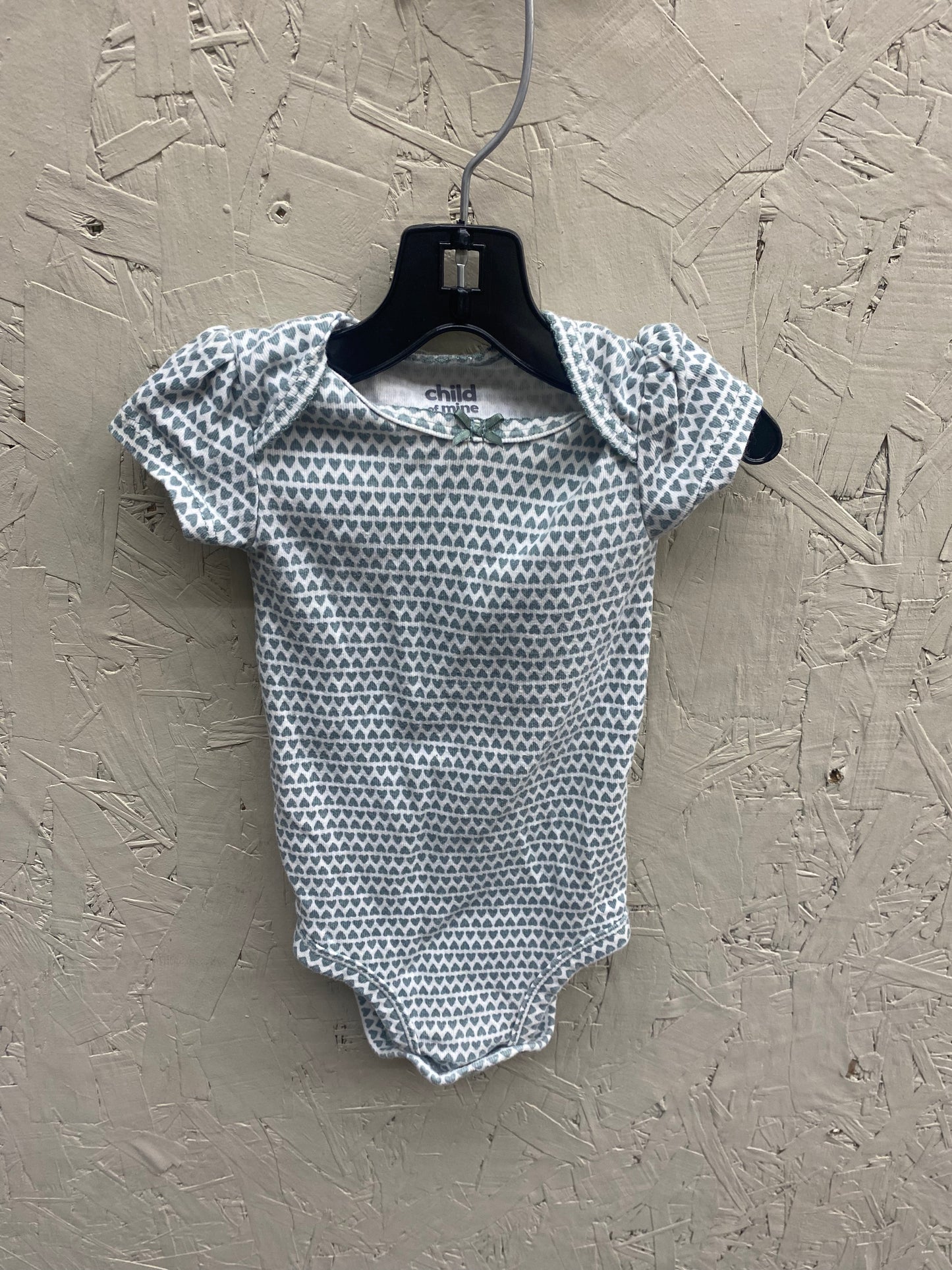 EUC carters 3-6M green SS onesie green hearts