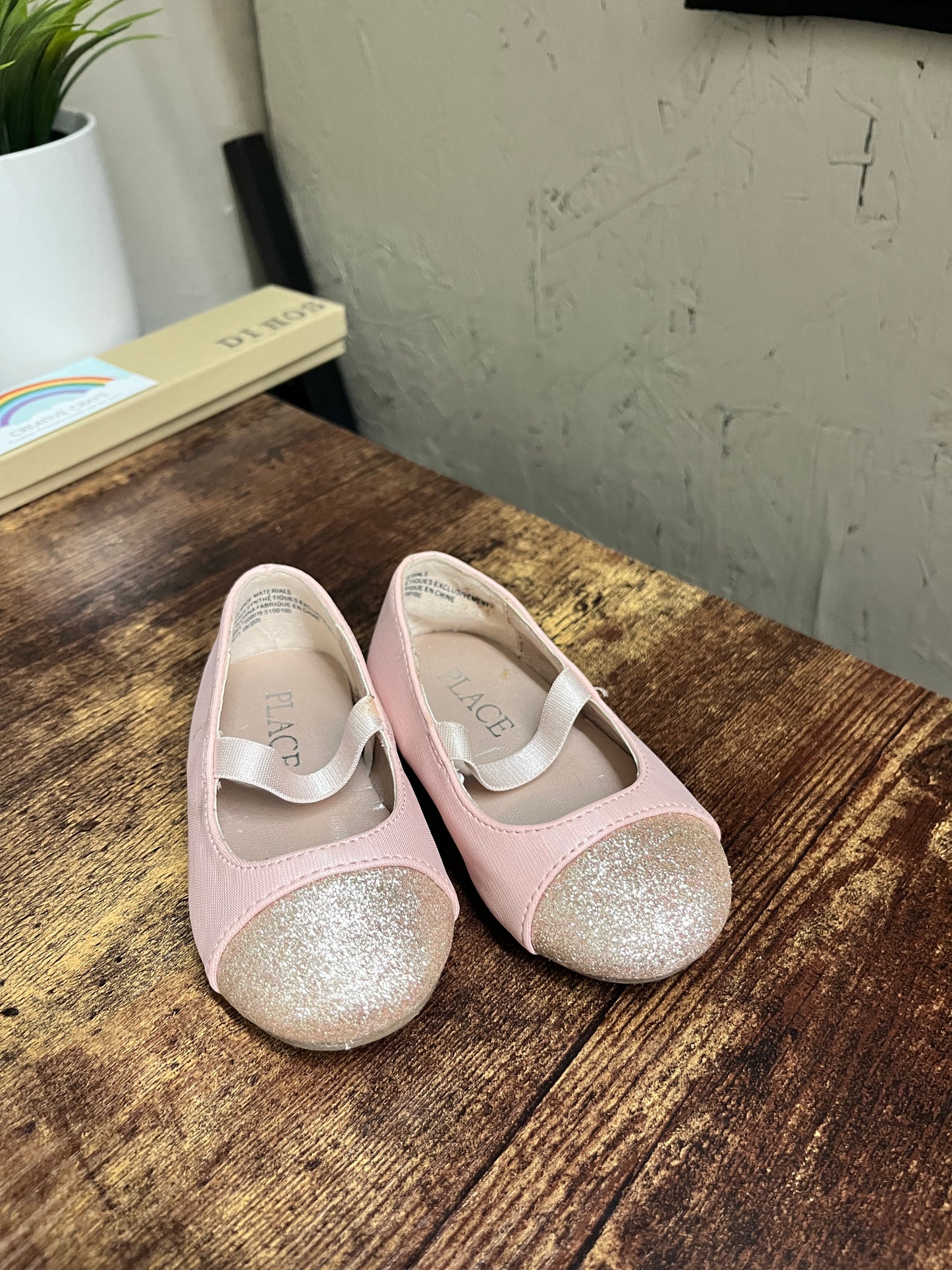 EUC Children’s Place Size 5 Pink/Glitter Slip On Shoe