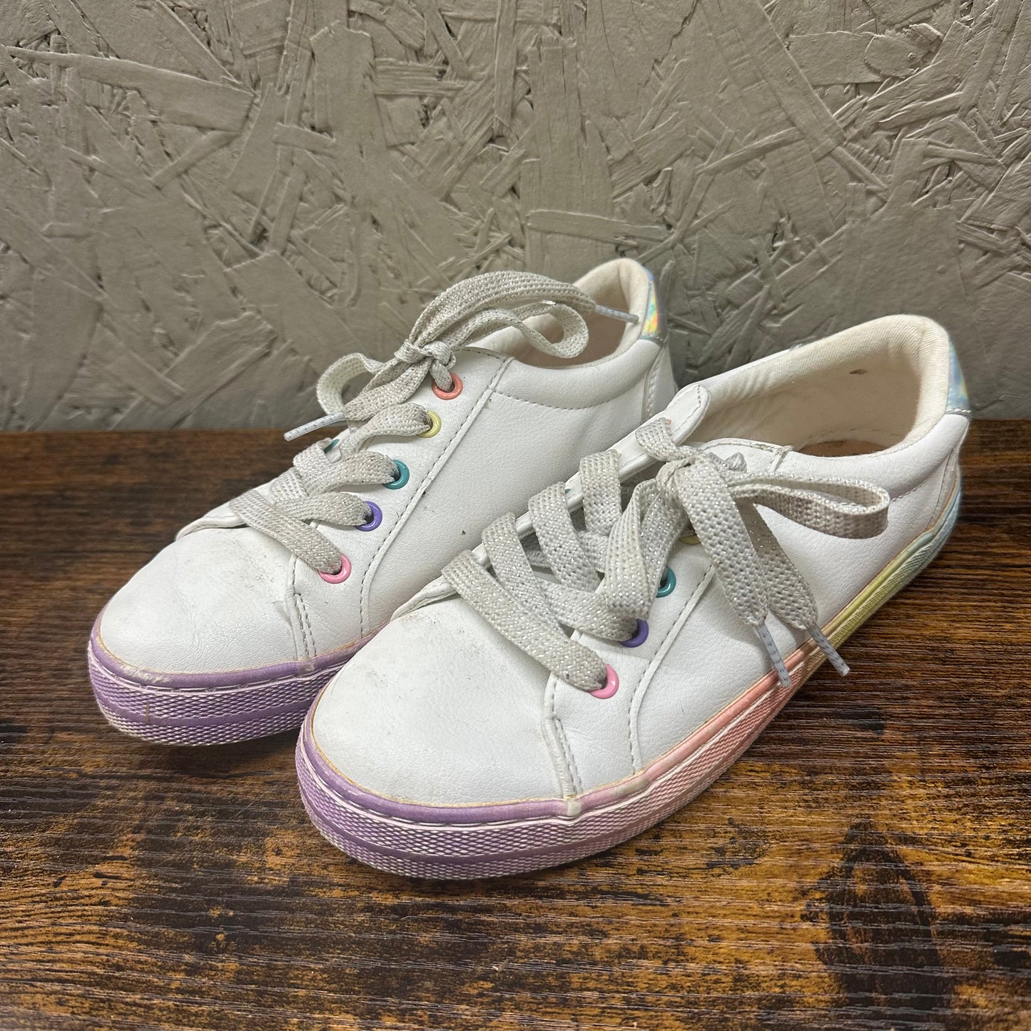 EUC Children’s Place Sz 2 White/Rainbow Sneakers