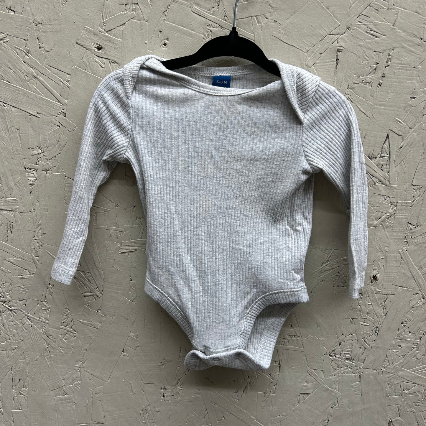 EUC Old Navy 3-6M Grey Ripped LS Onesie