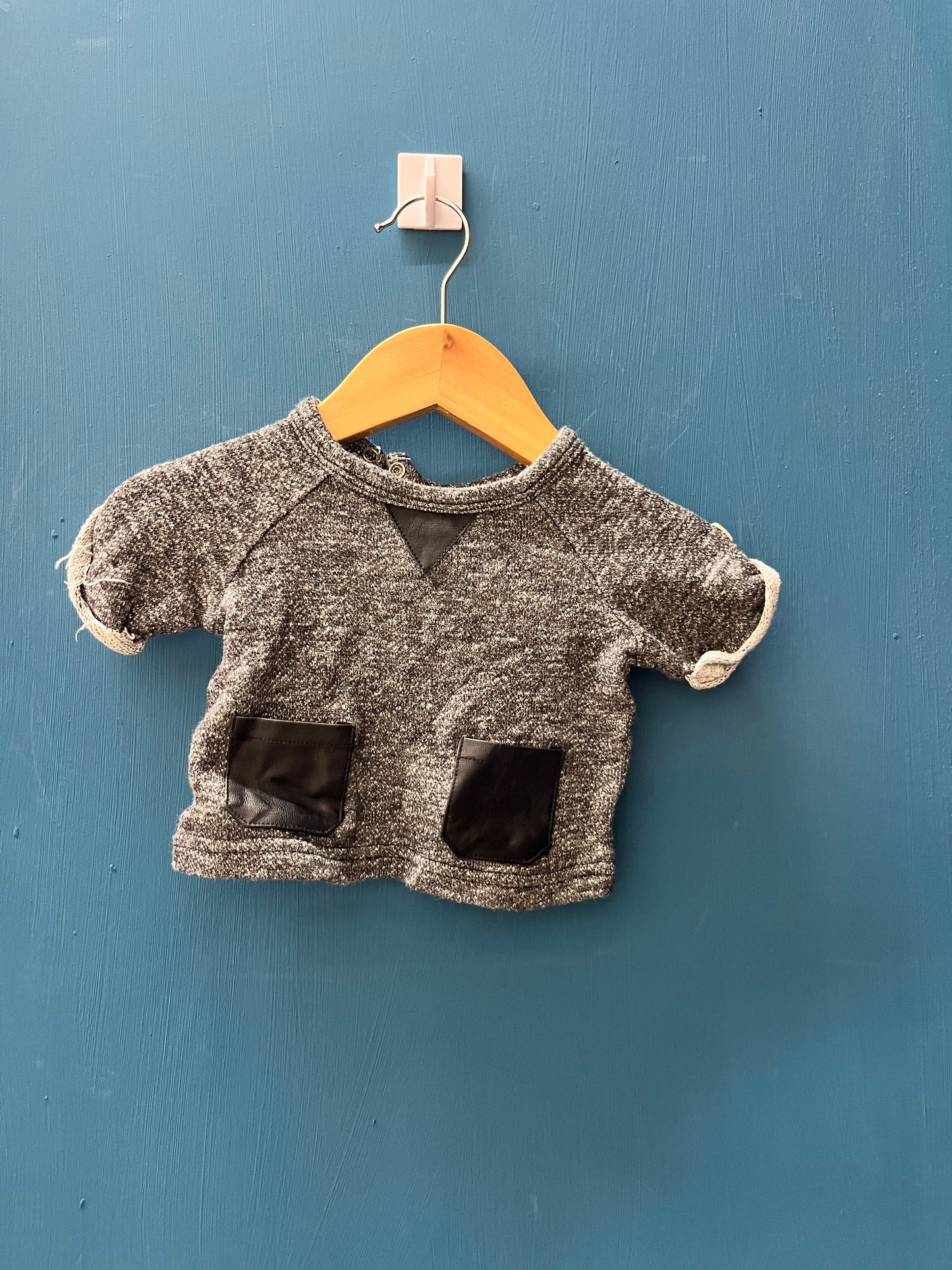 EUC 7 for All Kind 6-9M Black Heather SS Sweatshirt