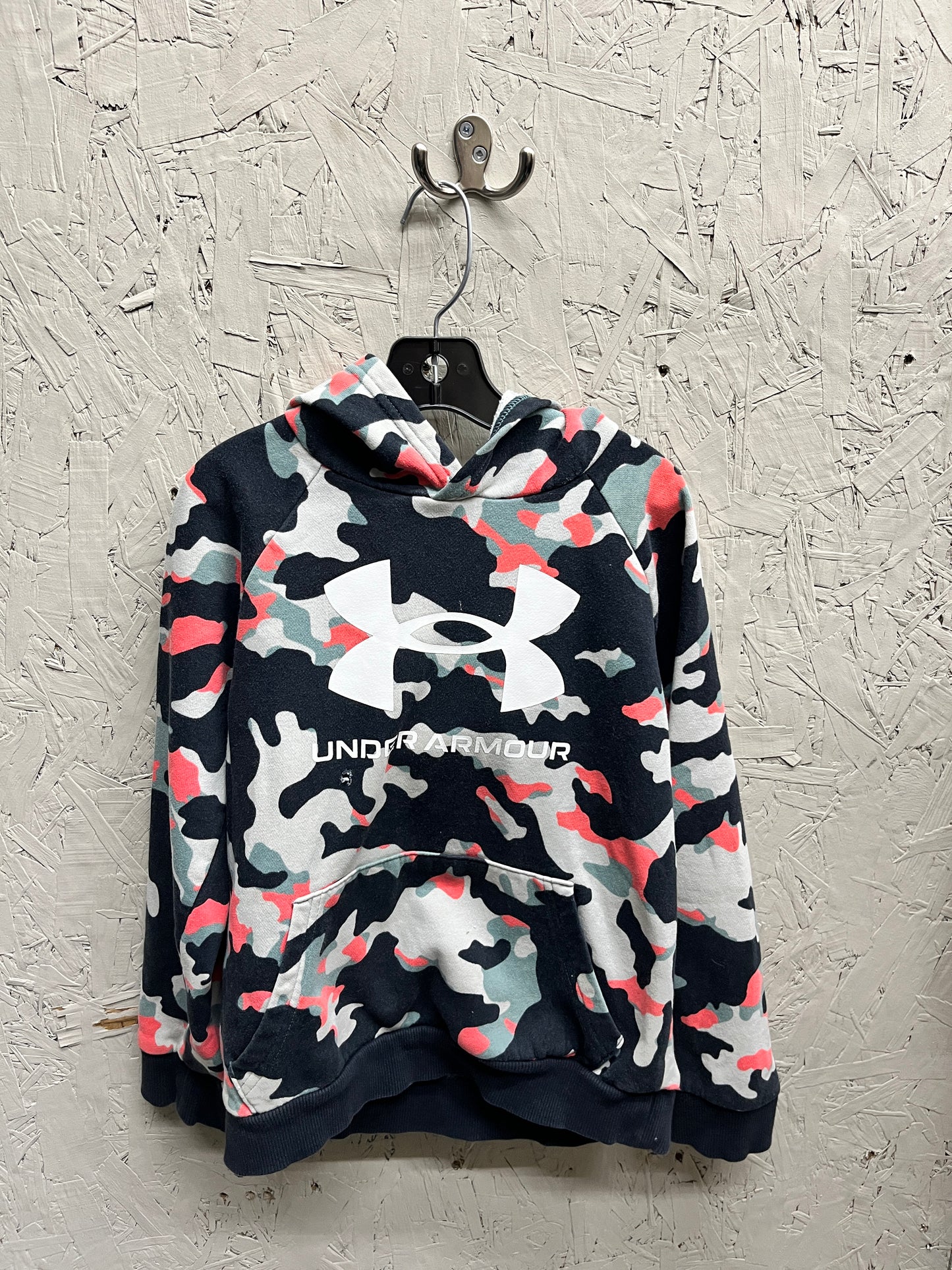 EUC Under Armour S (7-9Y) Red Camo Hoodie