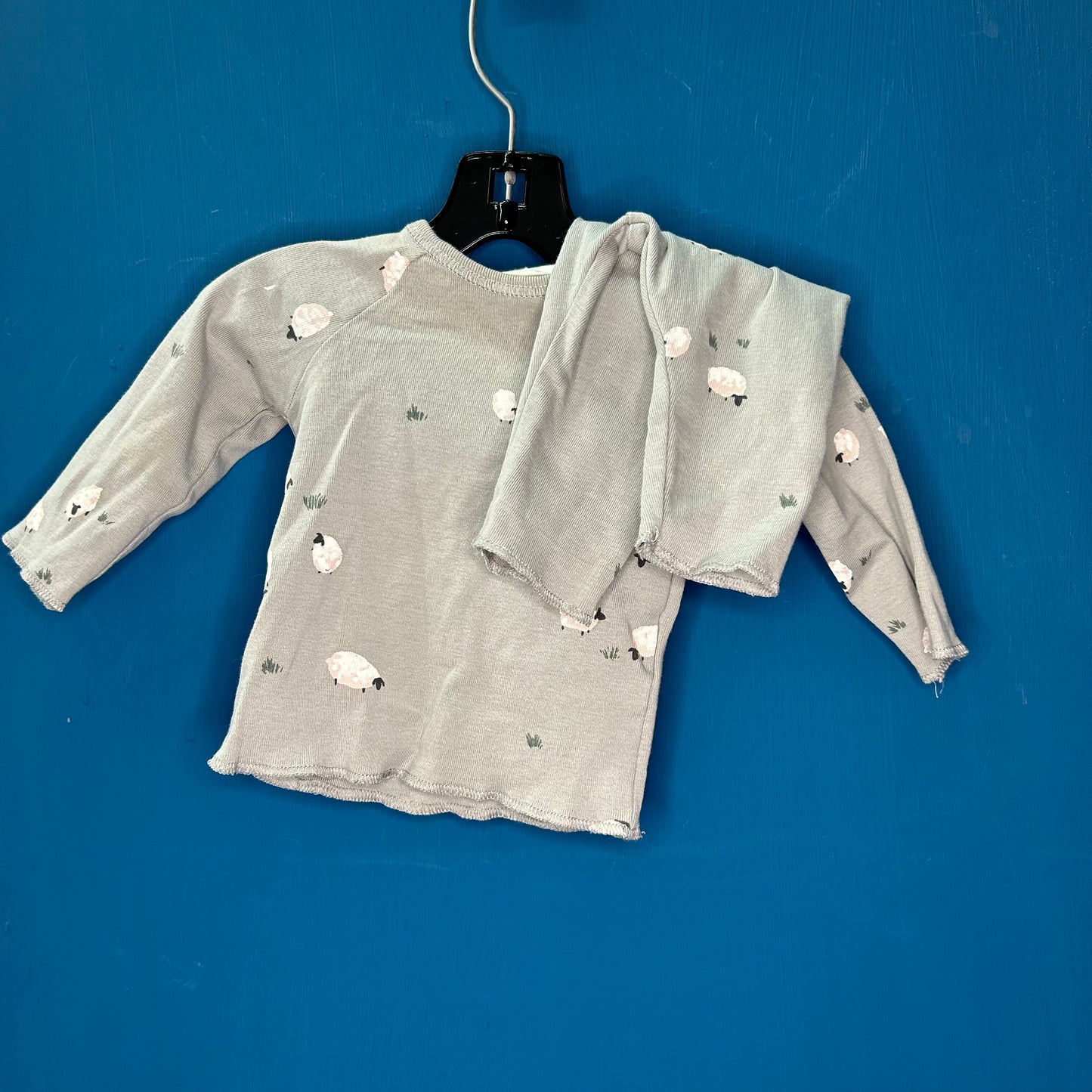 EUC H&M 2-4M Grey Lamb 2 piece LS Shirt & Leggings