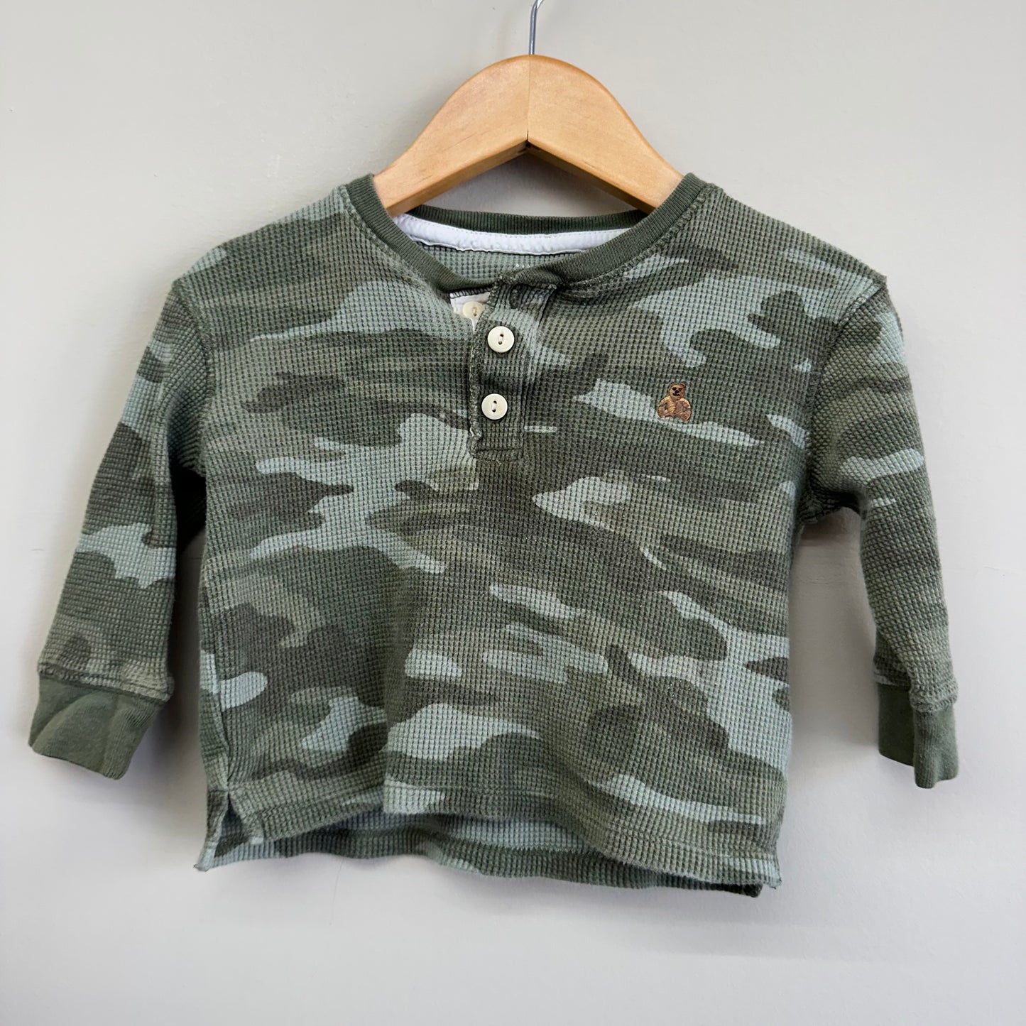 EUC Gap 12-18M Green Camo LS Waffle Knit T-Shirt