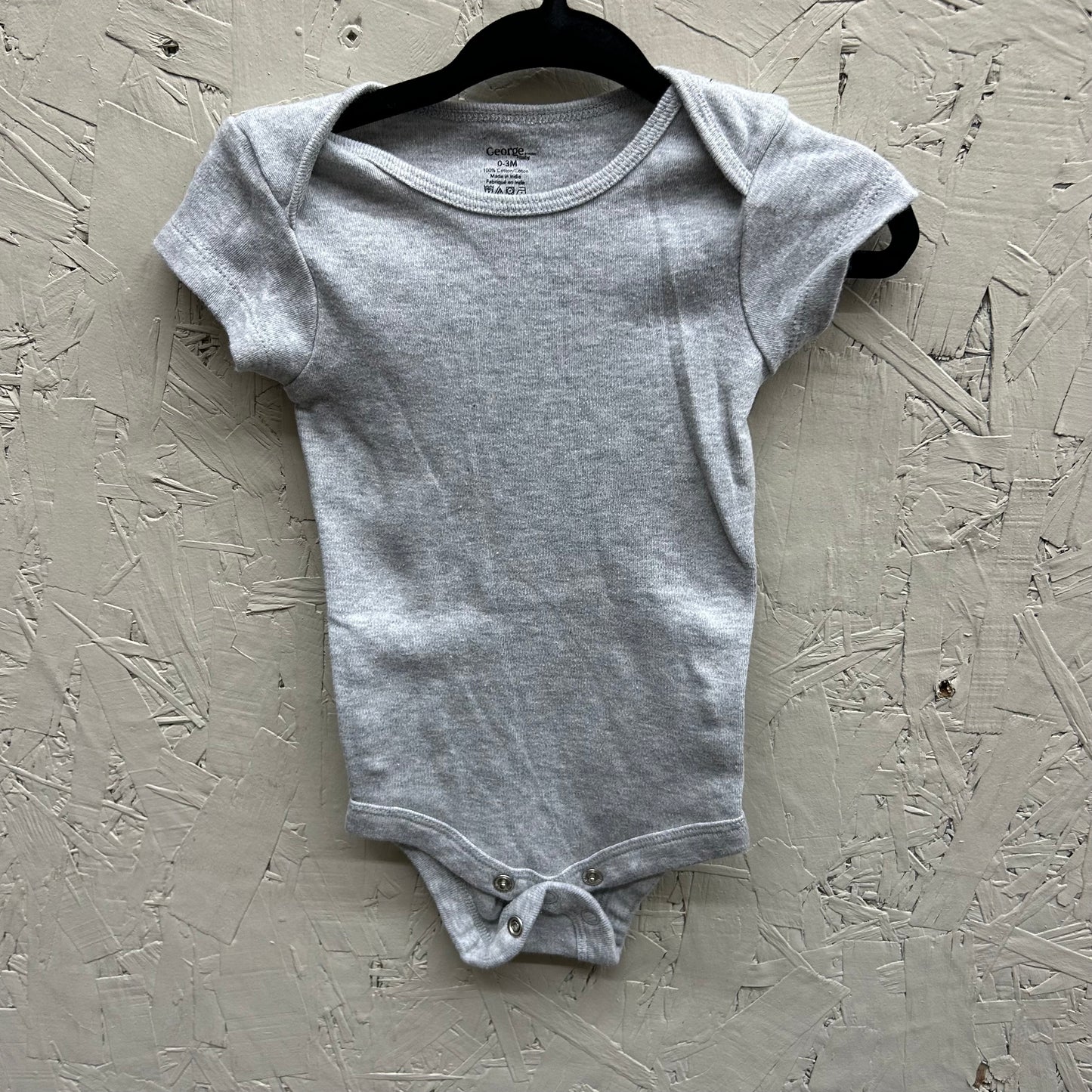 EUC George 0-3M Grey SS Onesie