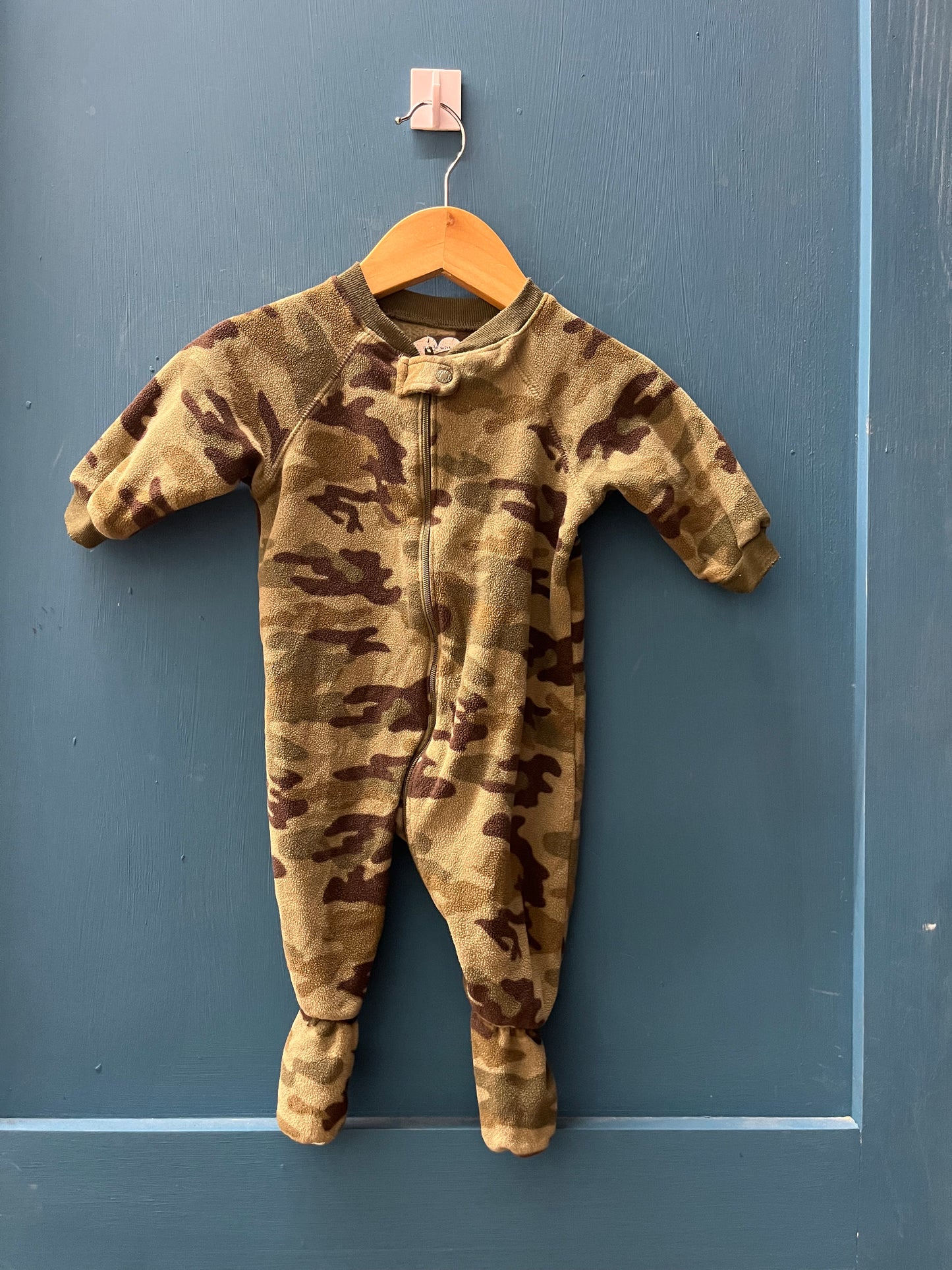 EUC Children’s Place 3-6M Army Camo Fleece Zip Sleeper