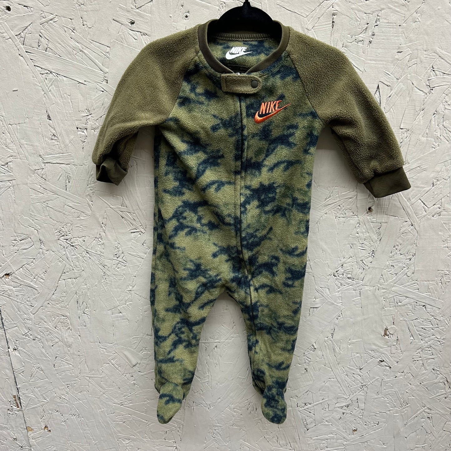 EUC Nike 6M Green Camo Fleece LS Sleeper