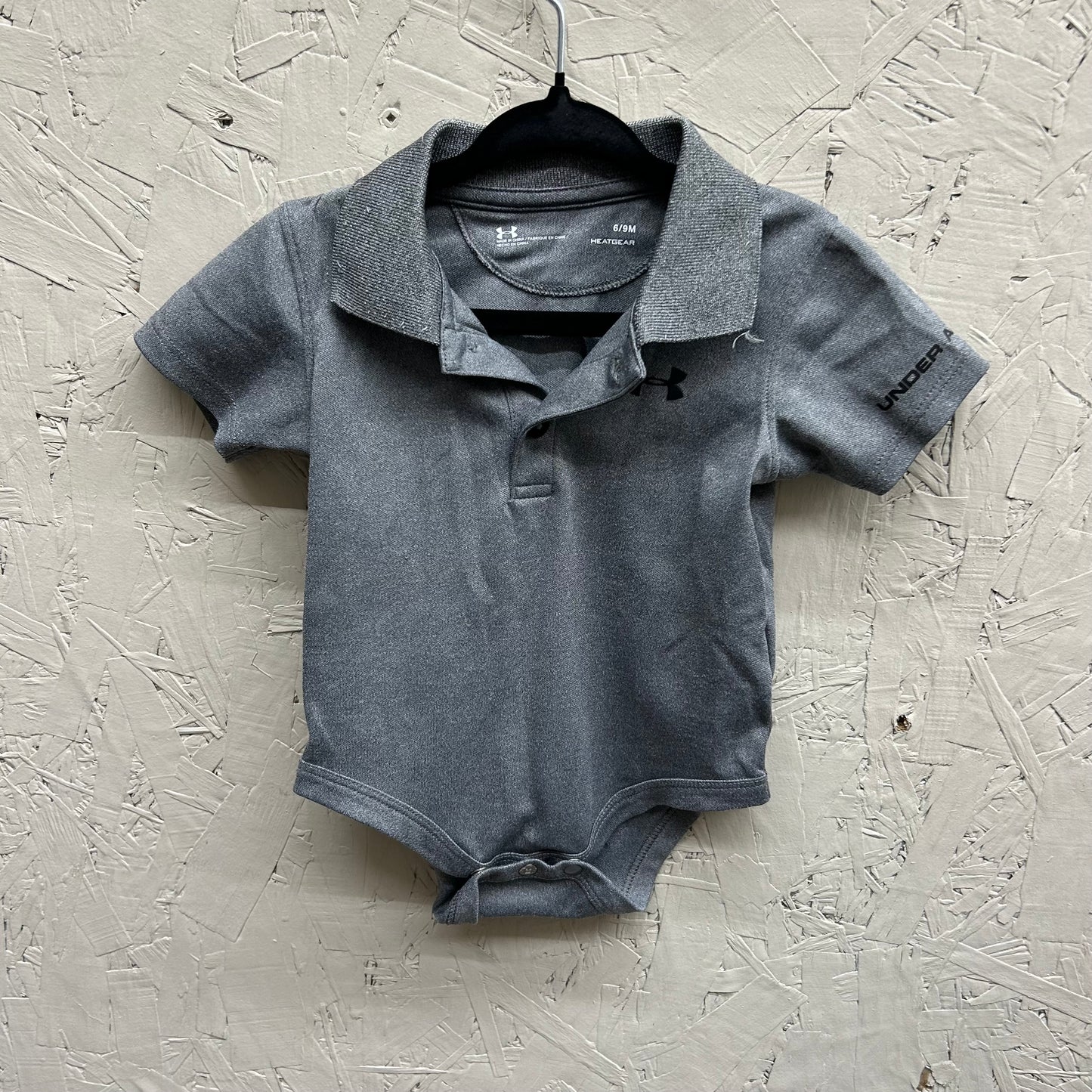 EUC Under Armour 6-9M Grey Polo SS t-shirt Onesie