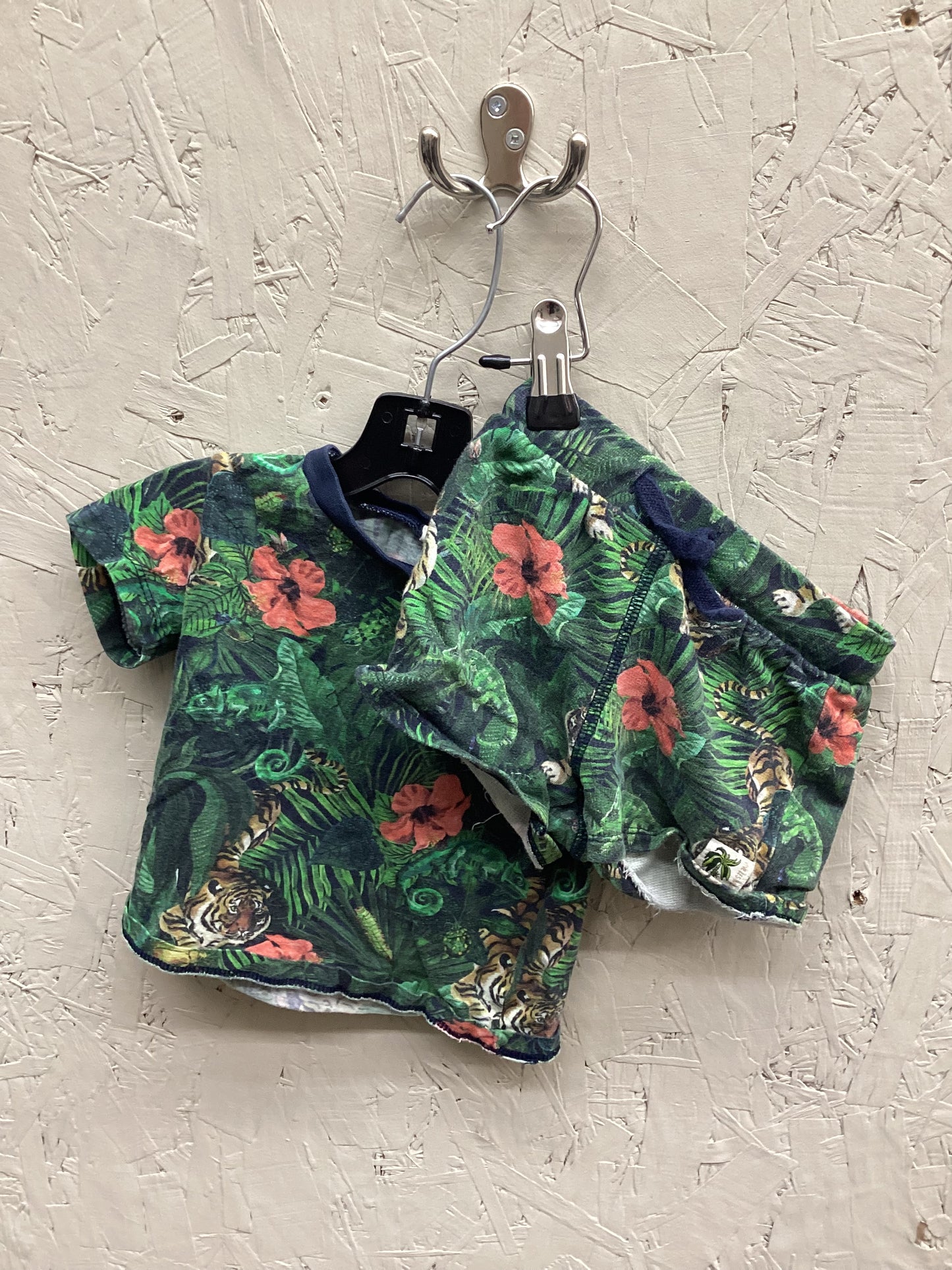 EUC H&M 6-9m Green 2Pc Short/Tshirt Tiger Print