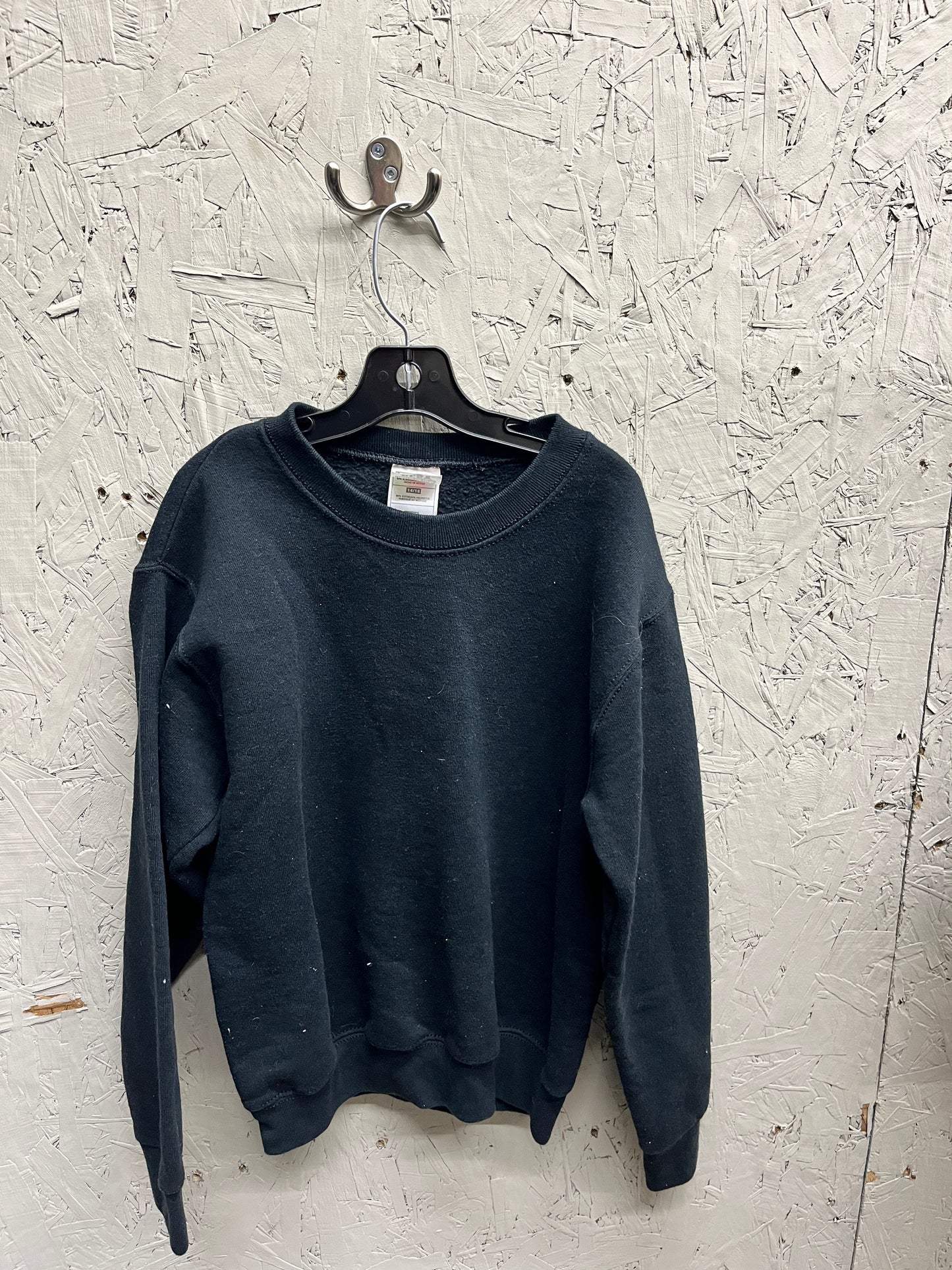 EUC Fruit of the Loom 14-16Y Black Crewneck