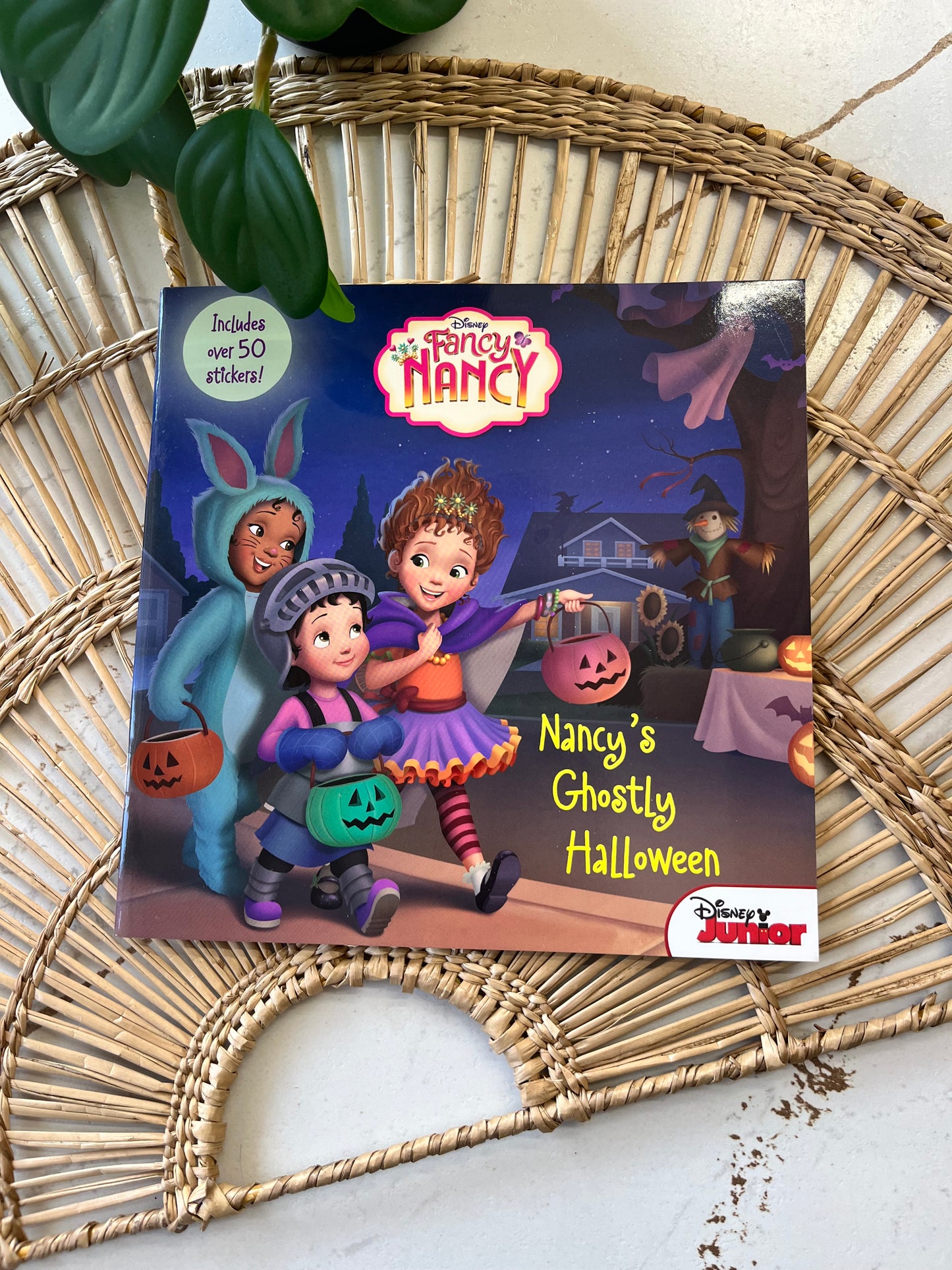 Fancy Nancy- Nancy’s Ghostly Halloween