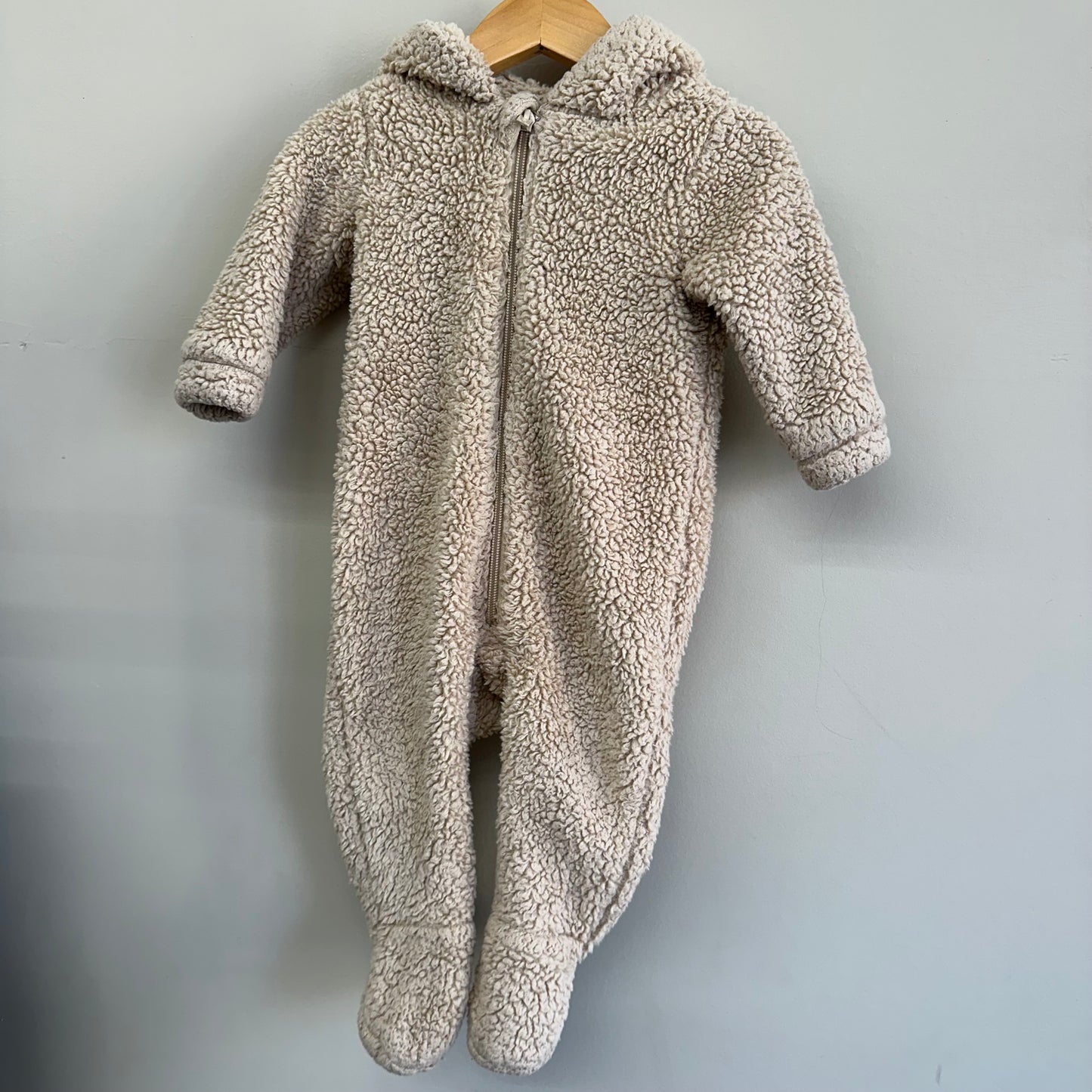 EUC Old Navy 6-12M Tan Sherpa ZipFront Long Romper