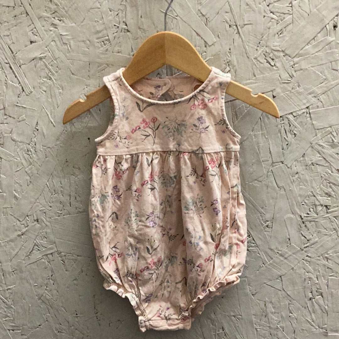 EUC Old Navy 6-12m sleeveless short romper