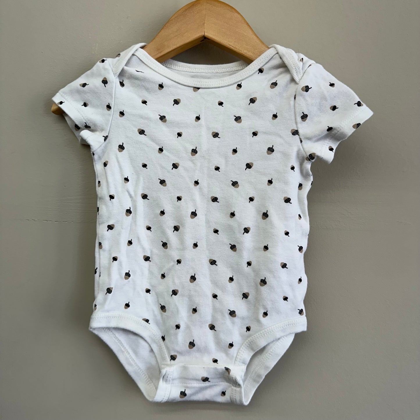 EUC Rococo 12M White Acorn Onesie