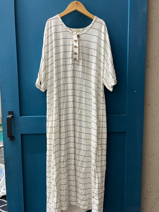 EUC Papillon Sm White Pinestrip T-Shirt Dress