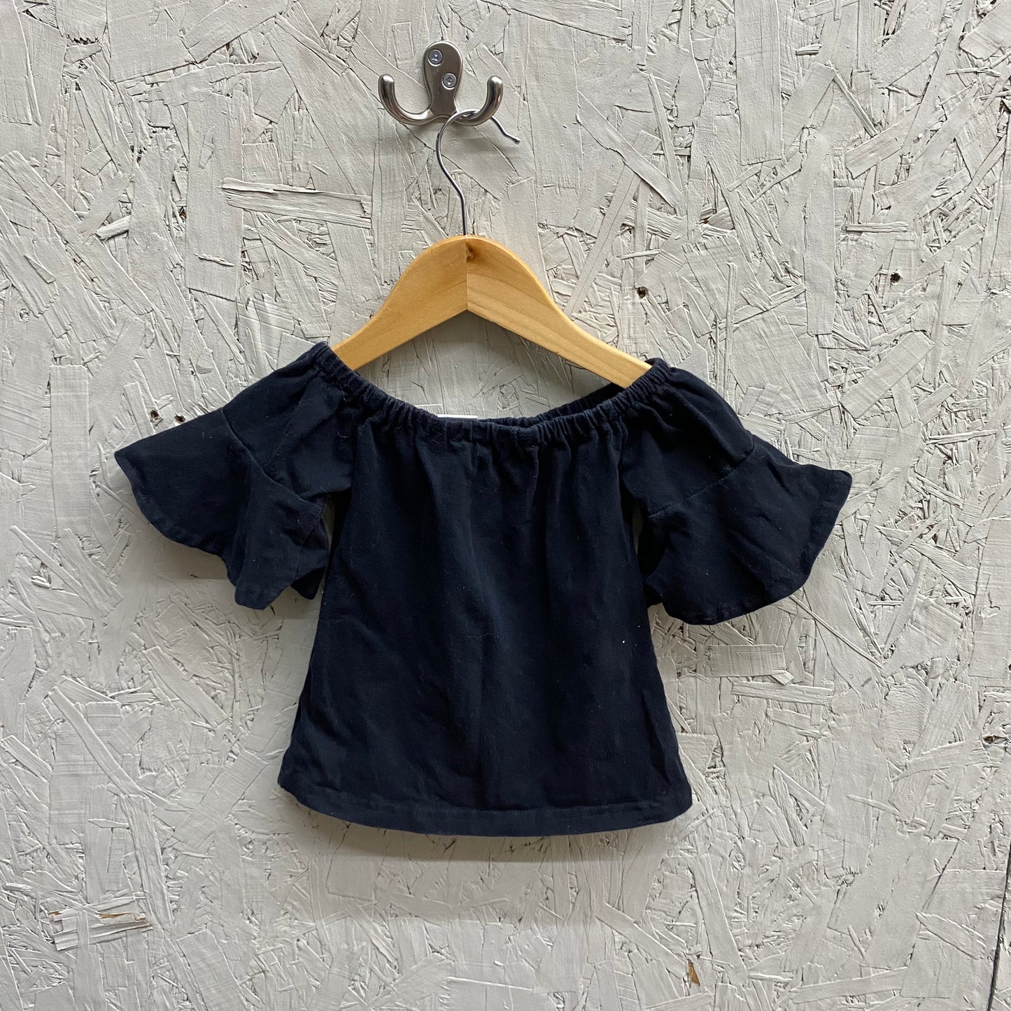 EUC PatPat 3-4Y black t-shirt with bell sleeves