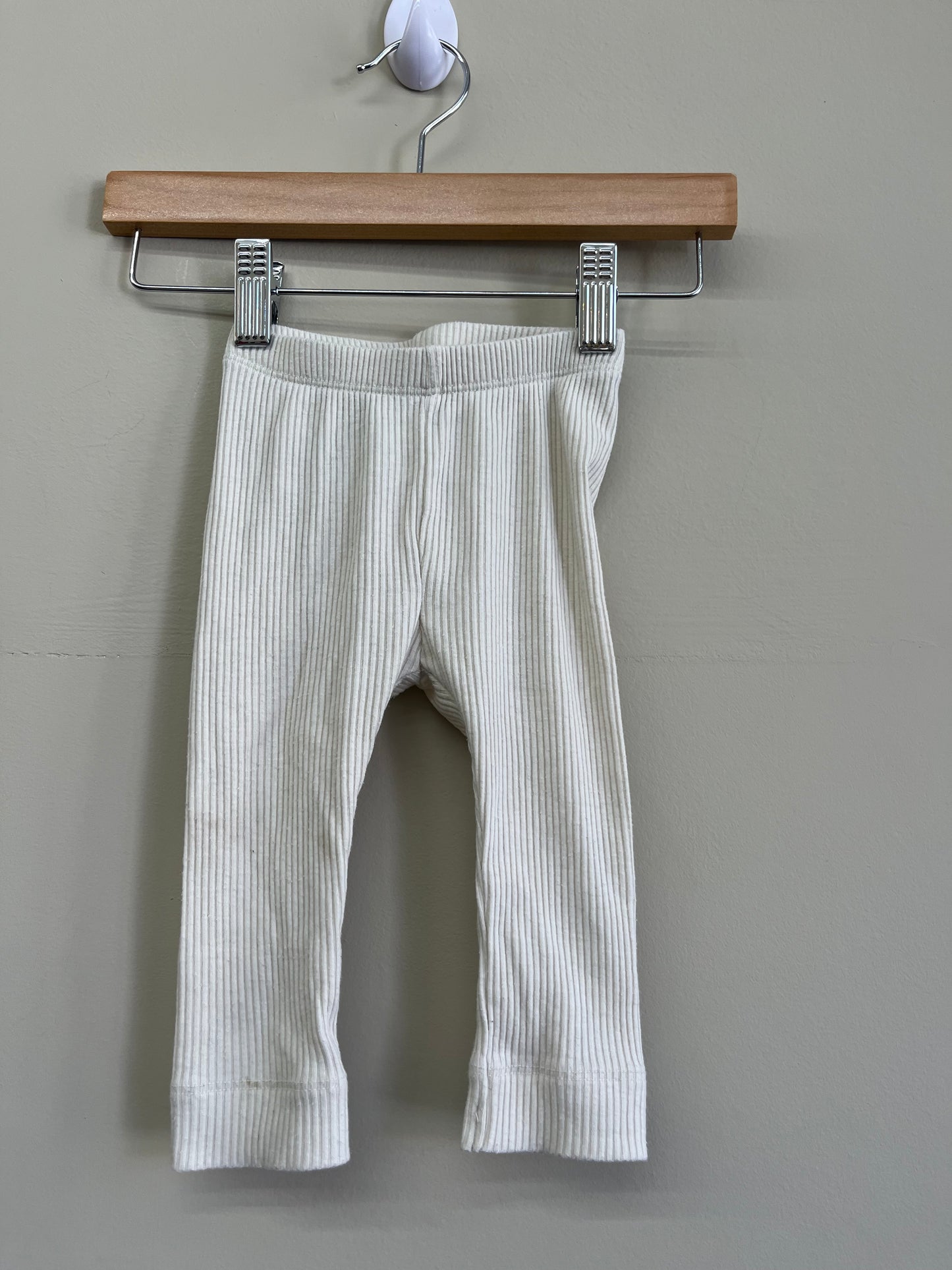 EUC Old Navy 6-12M Ivory Ribbed Leggings