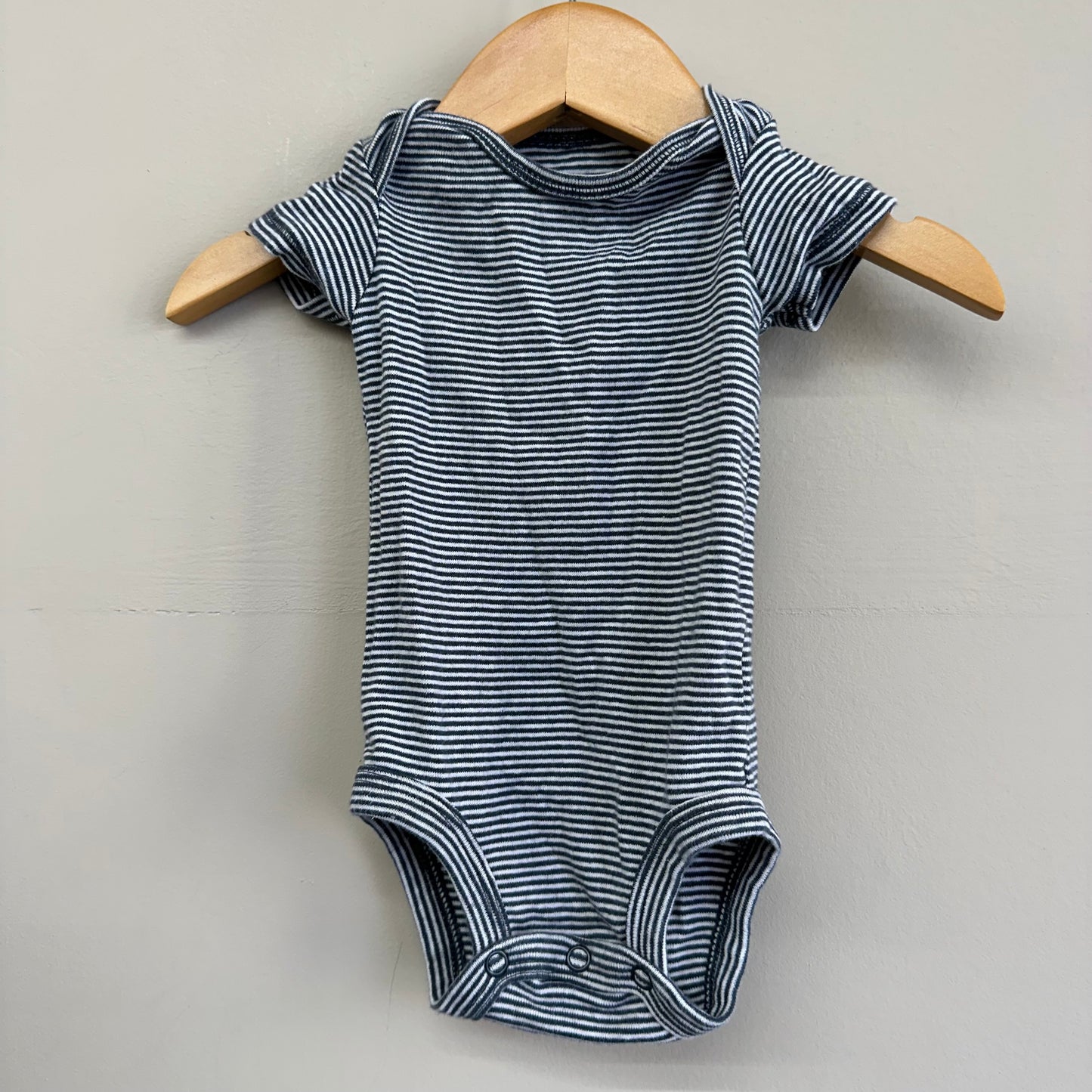 EUC Carters 3M Navy Stripe SS Onesie