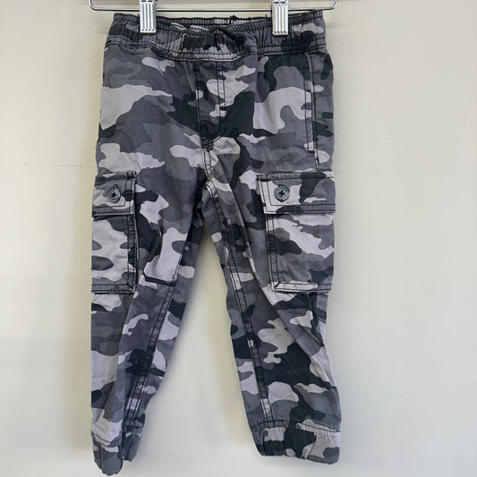 EUC Joe Fresh 2T Grey Camo Cargo Pants