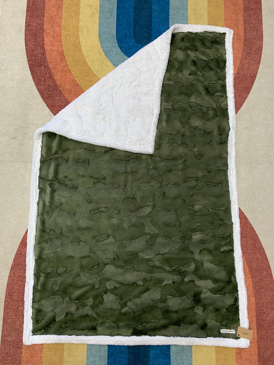Toddler Minky Blanket (40x60”) - Solid Prints