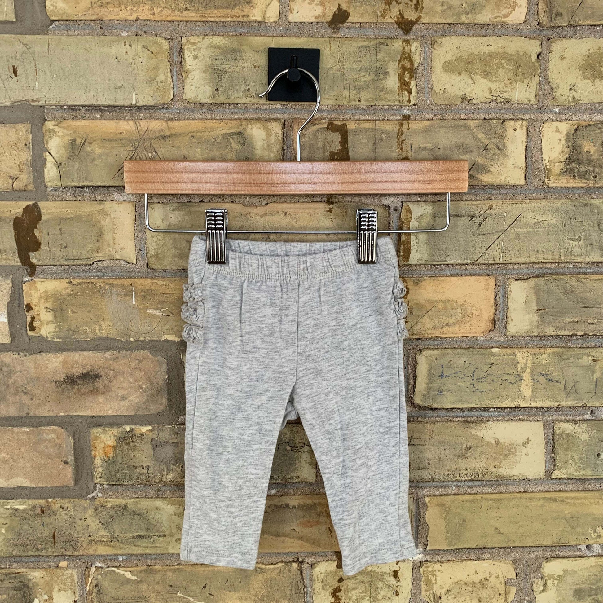 Old Navy 3-6M Grey Ruffle Bottom Leggings