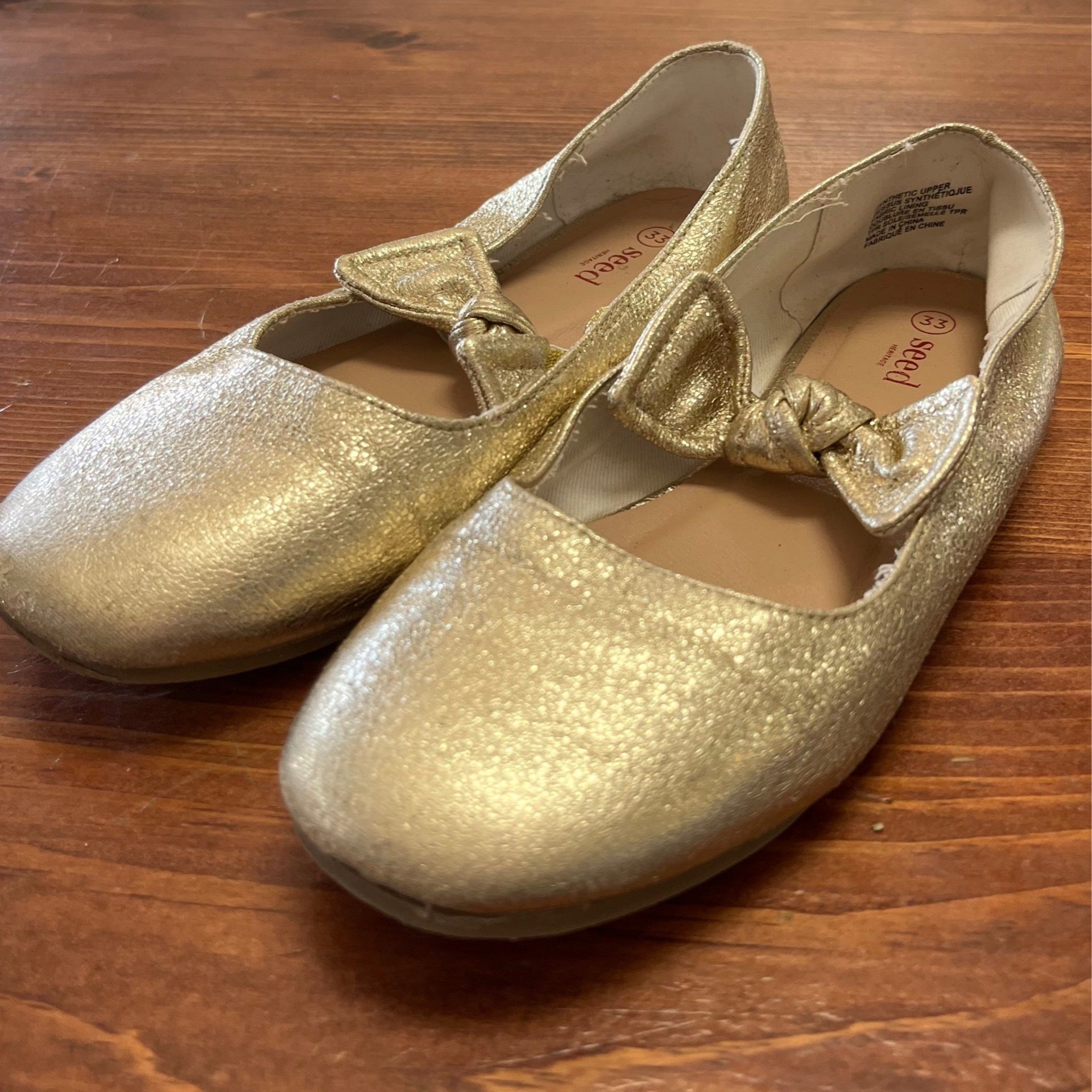 Seed 33 (8yr) Gold Flat Shoes with Bows