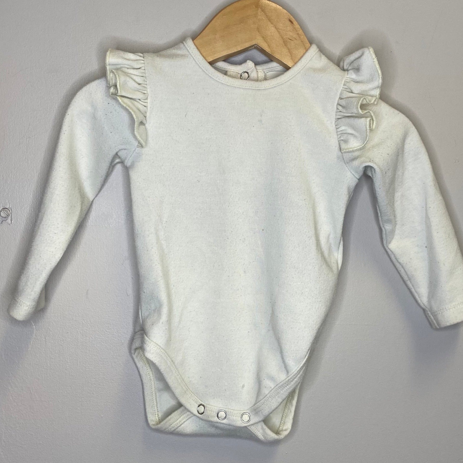 GUC Vignette 3-6M LS cream onesie