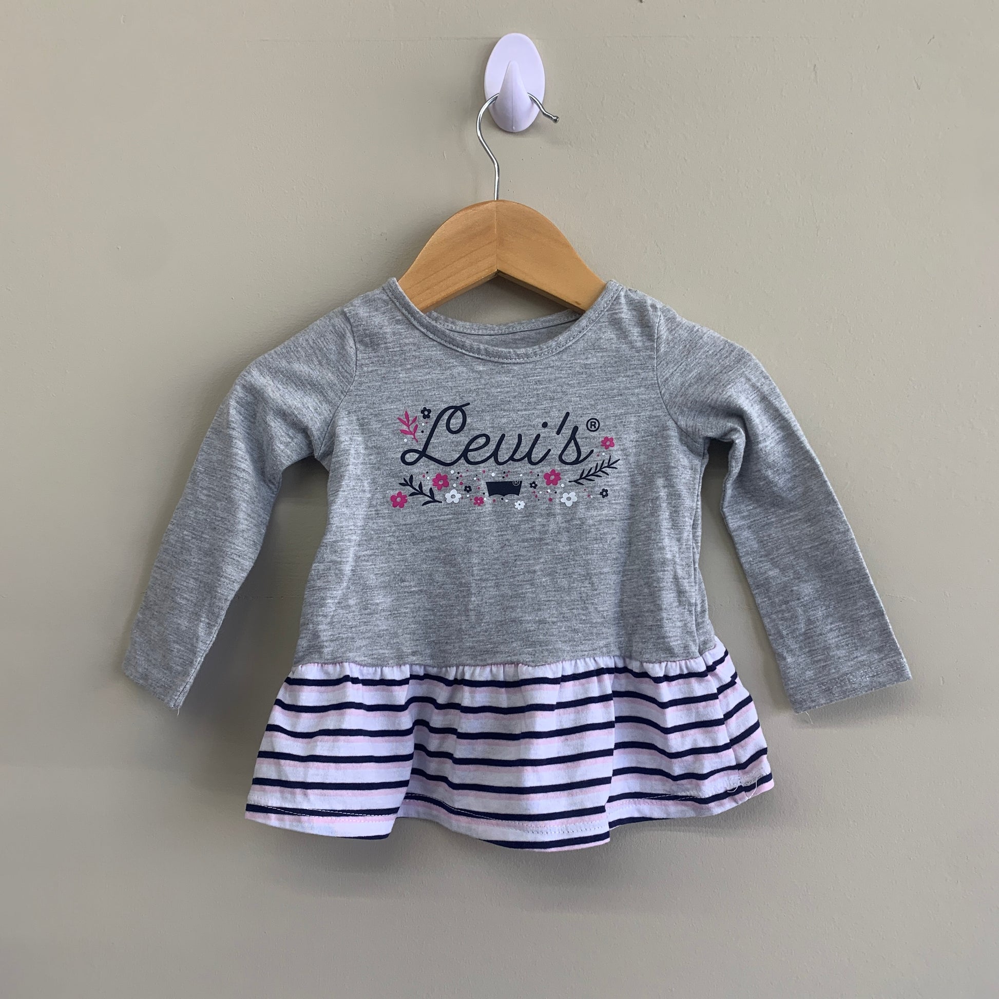 EUC Levi’s 12M Grey Long Sleeve