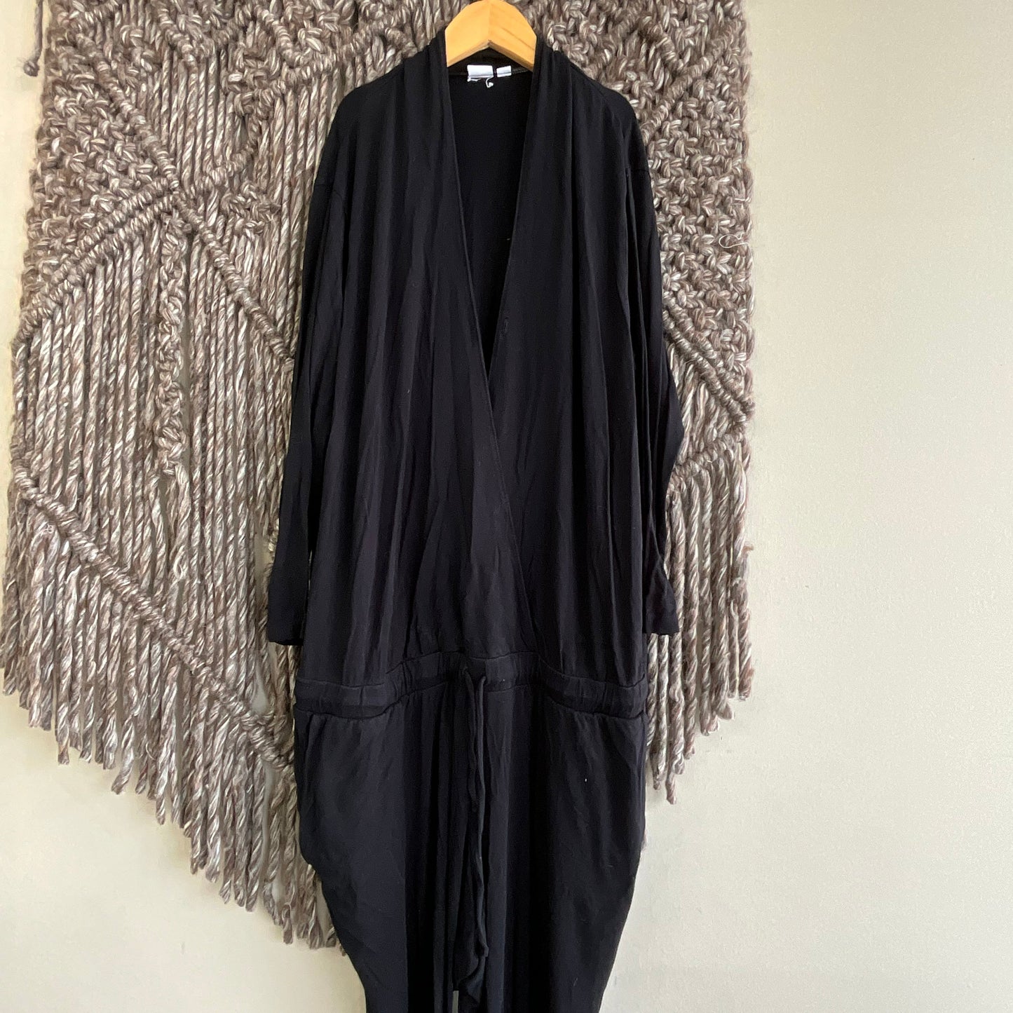 GUC Gap L Black LS Long Romper