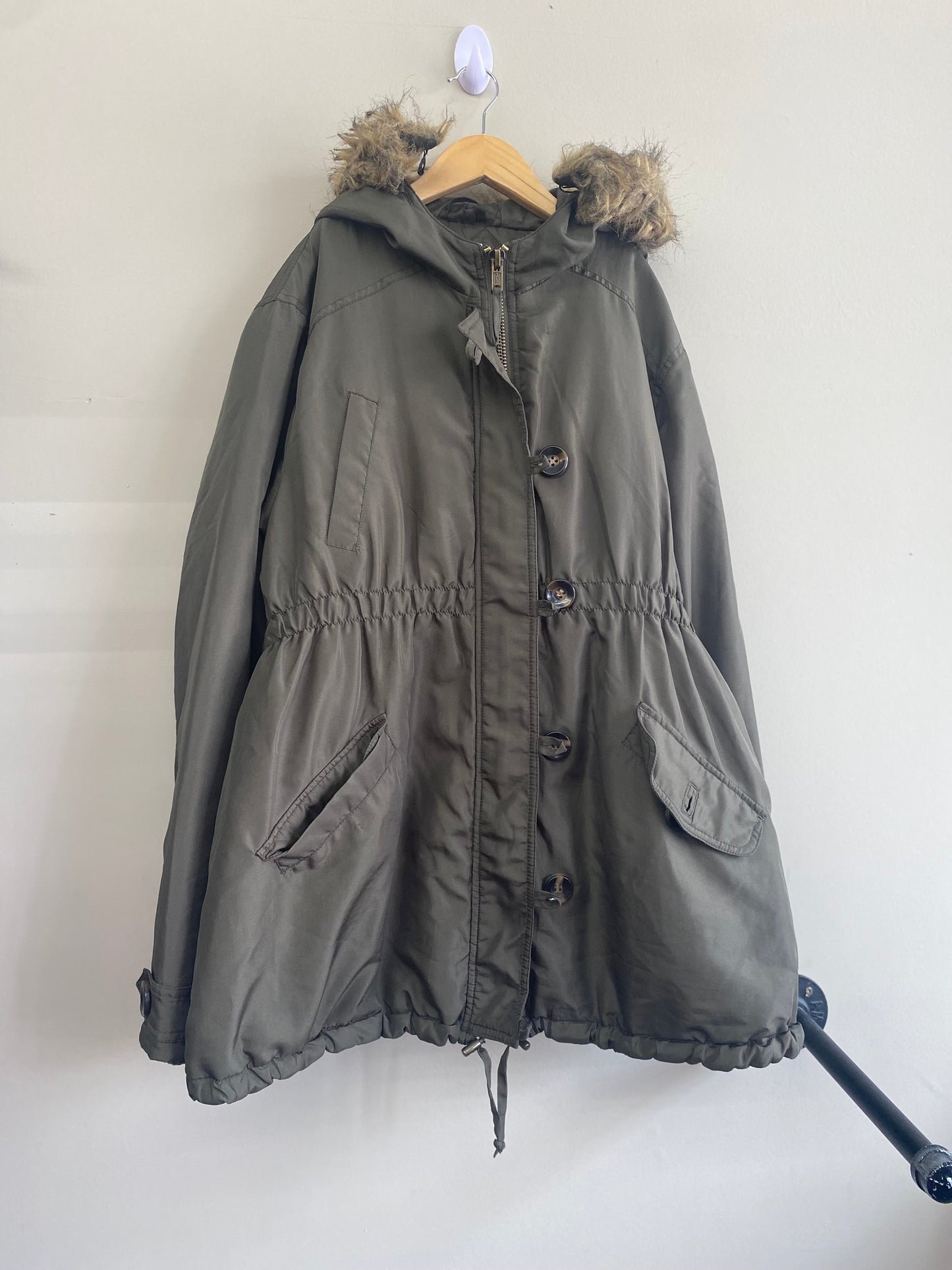 GUC motherhood XL green hooded jacket with fur
