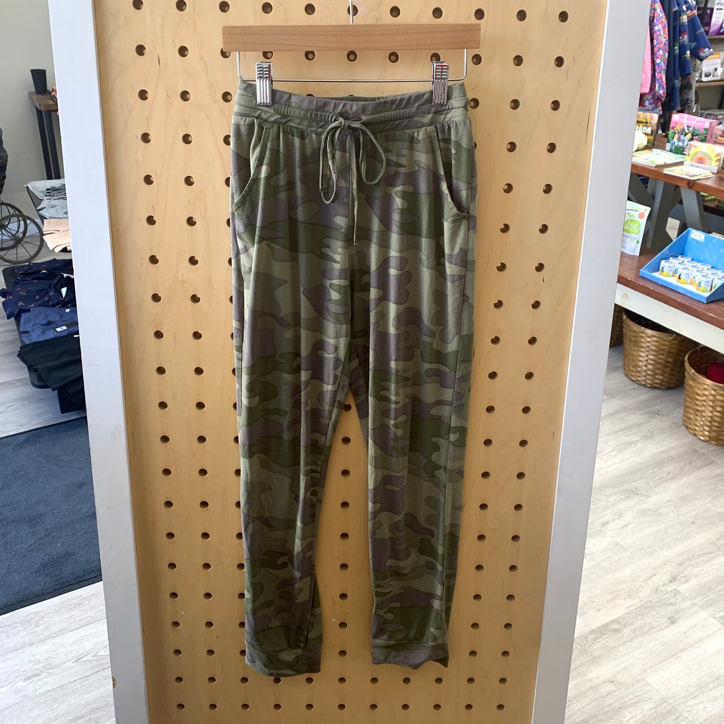 GUC Bella & birdie 10-12. Camo joggers