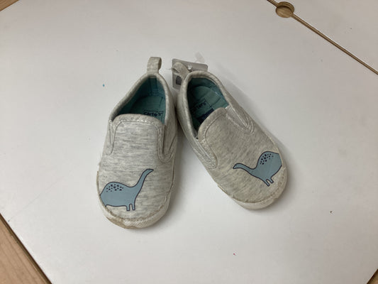 GUC carters 6-9m shoes