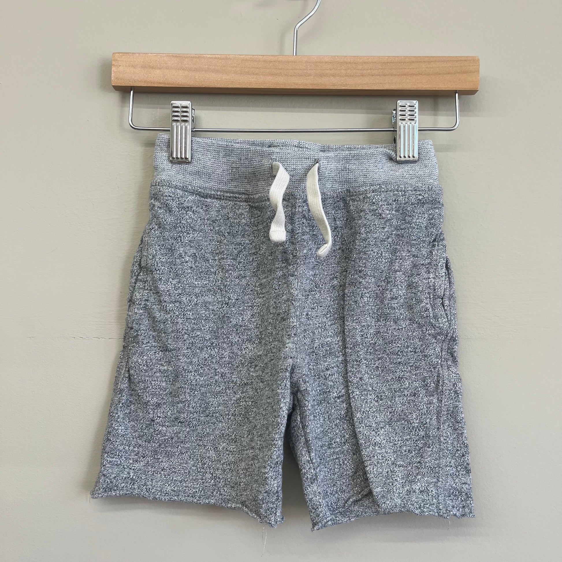 EUC Gap 4T Heathered grey sweat shorts